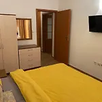 דירה King Kong Moni נסבר